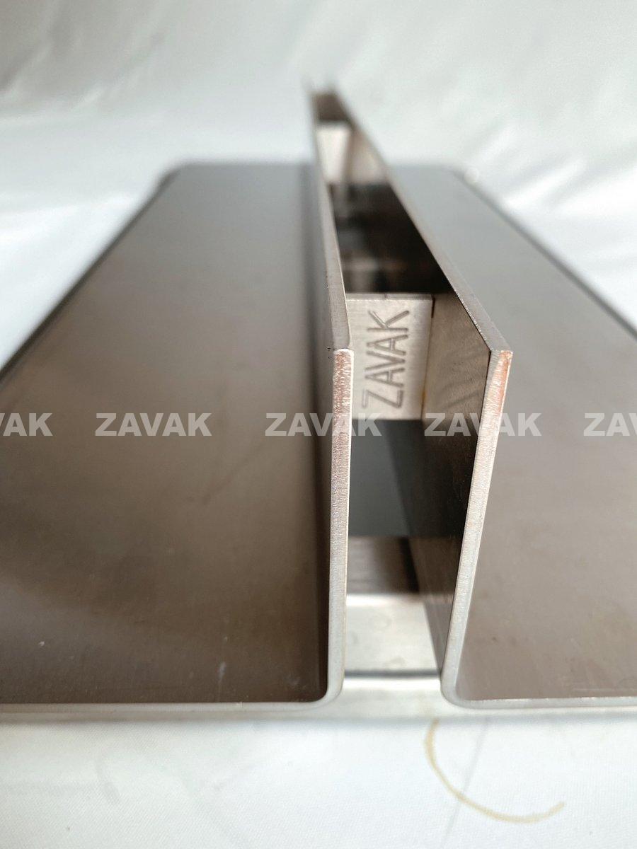 Ranh thoat nuoc inox Zavak 1 khe hep nam giua SLT BT 3