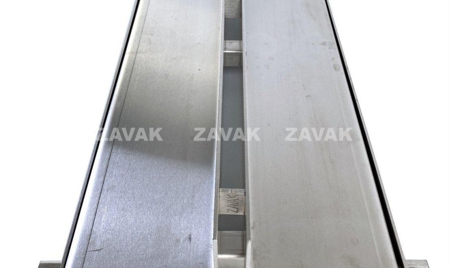 ranh thoat nuoc inox zavak 1 khe hep o giua slt bt 225c07b2
