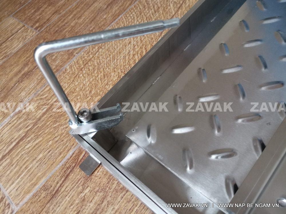 Tay nâng Nắp bể nước ngầm chống nước mưa, nắp hố ga chống mùi inox ZAVAK
