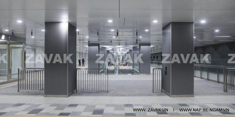 Nắp bể ngầm Zavak tại nhà ga Ba son, tuyến Metro số 1