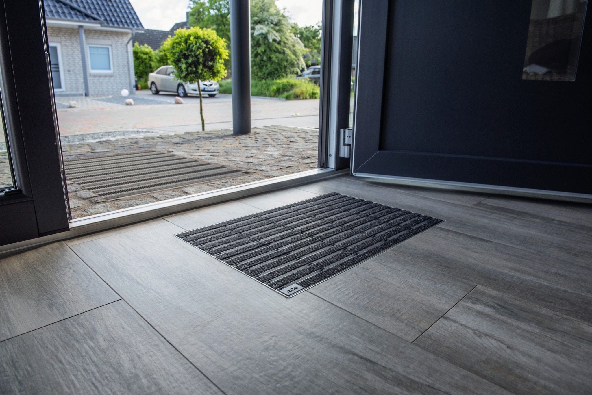 Bộ thảm âm sàn chống trượt ngoài trời cao cấp ACO giúp vệ sinh giày Bộ thảm âm sàn chống trượt ngoài trời cao cấp ACO giúp vệ sinh giày