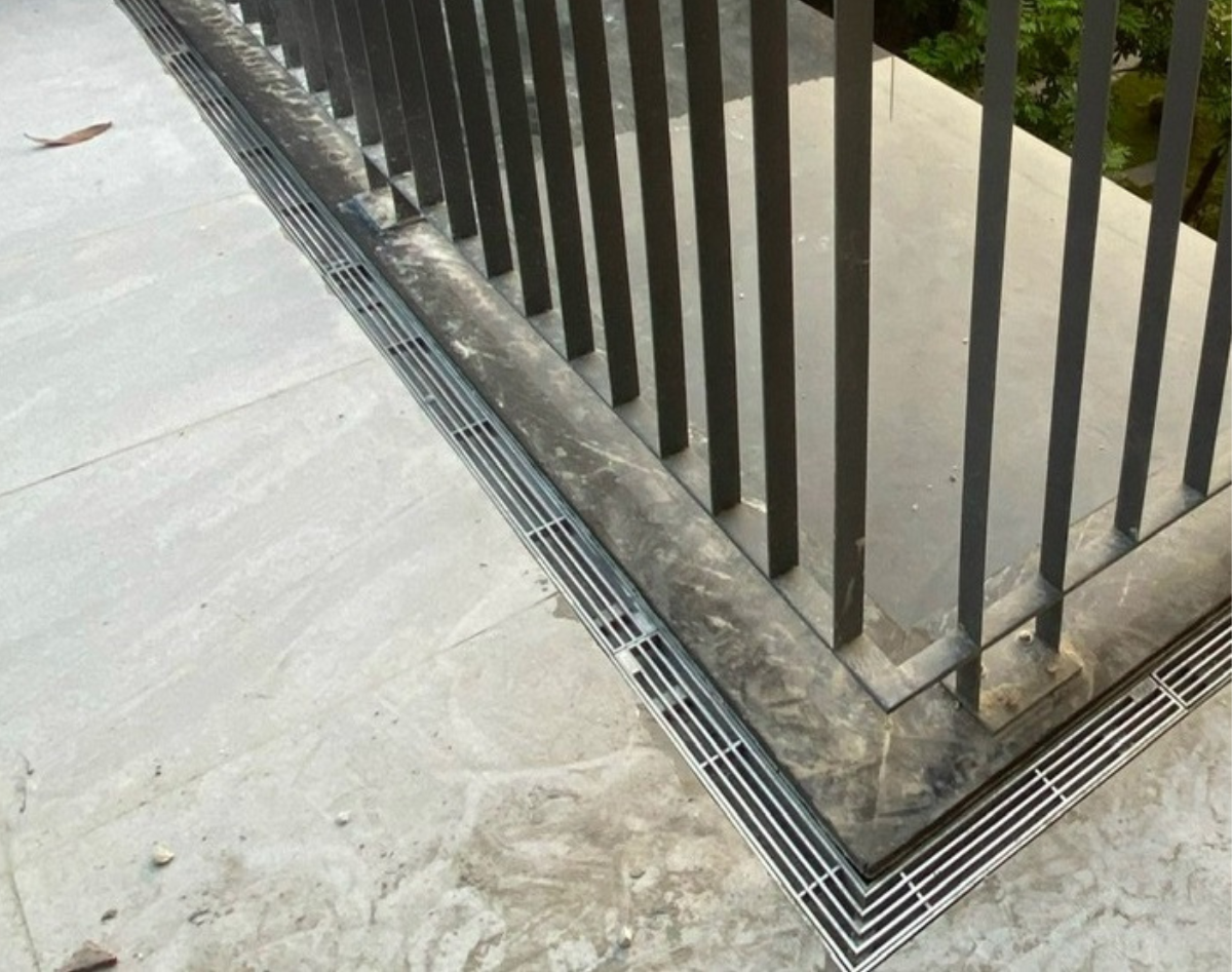 Hình ảnh phối cảnh nắp rãnh thoát nước ban công GRT-AZ