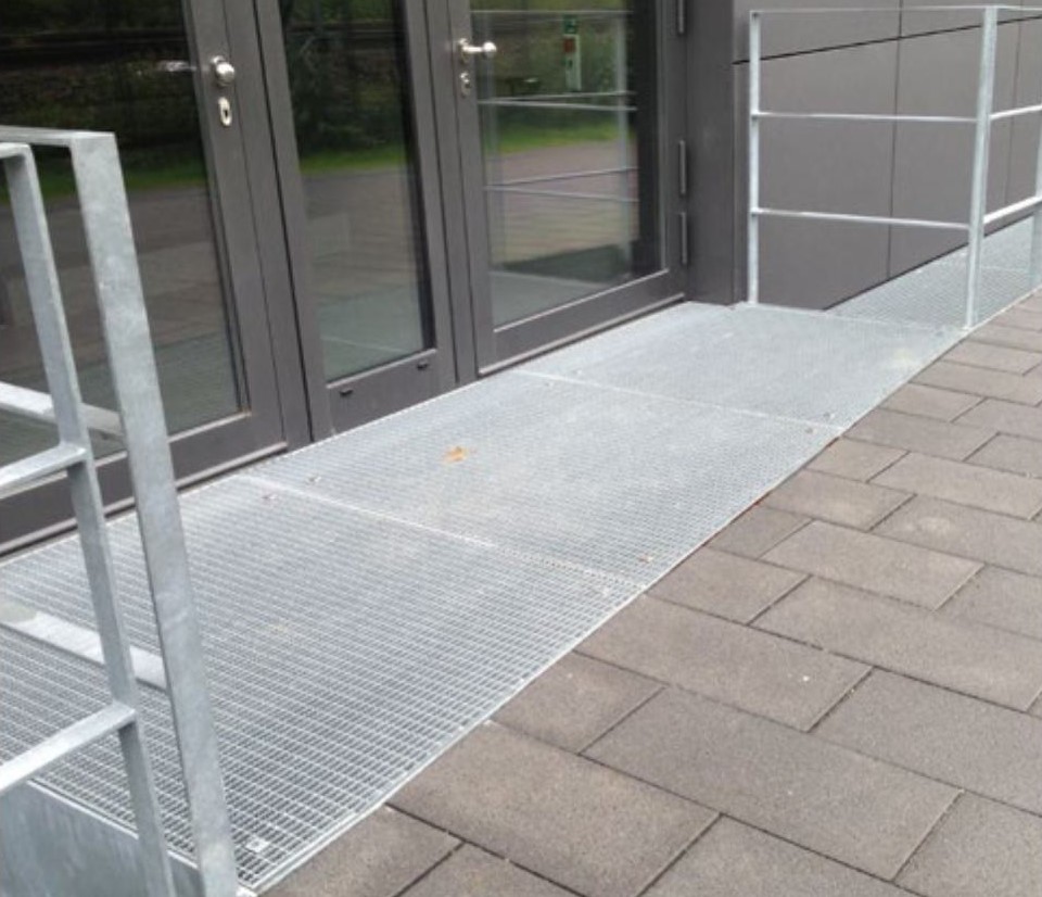 Hình ảnh phối cảnh thảm lưới chống trơn trượt ngoài trời ACO