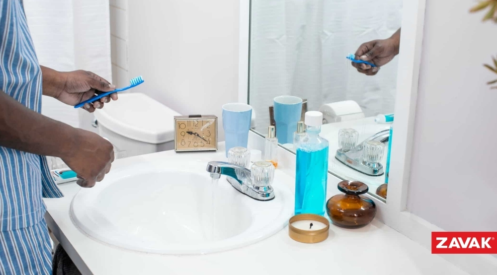 Lavabo bị tắc lâu ngày khiến mùi hôi càng rõ rệt